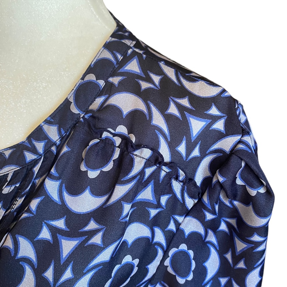Banana Republic Navy Patterned Button Up Blouse Small - Picture 2 of 12